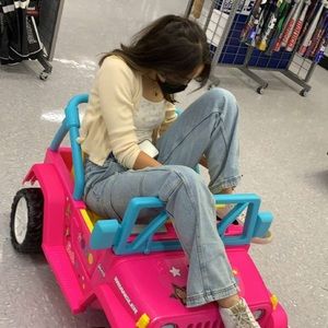 Meet your Posher, Jade